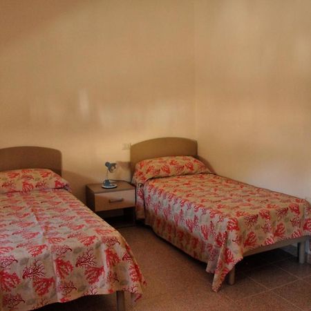 B&B L'Asfodelo 弗卢米尼马焦雷 外观 照片
